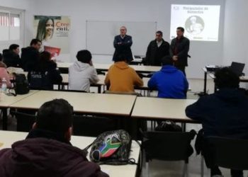 Un grupo de 25 jóvenes inicia en La Línea un curso de dependiente de supermercado