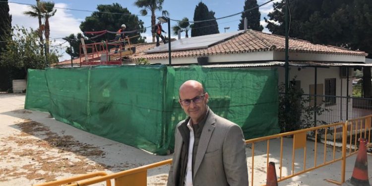 Mijas impulsa el autoconsumo eléctrico con  placas fotovoltaicas en los edificios municipales